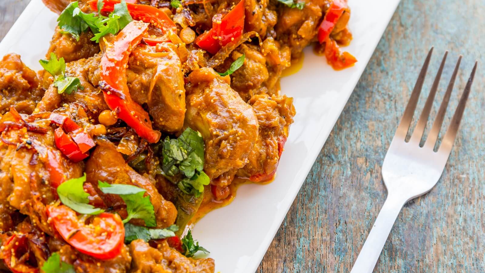 Đồ ăn cay nóng là nguyên nhân gây đau dạ dày