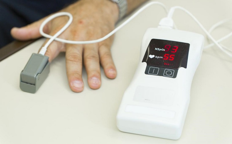 Máy đo chỉ số SPO2 để bàn