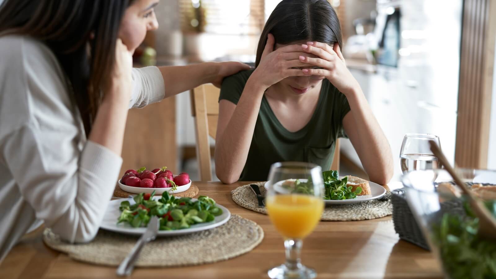 Chán ăn, ăn uống kém là một triệu chứng đau dạ dày