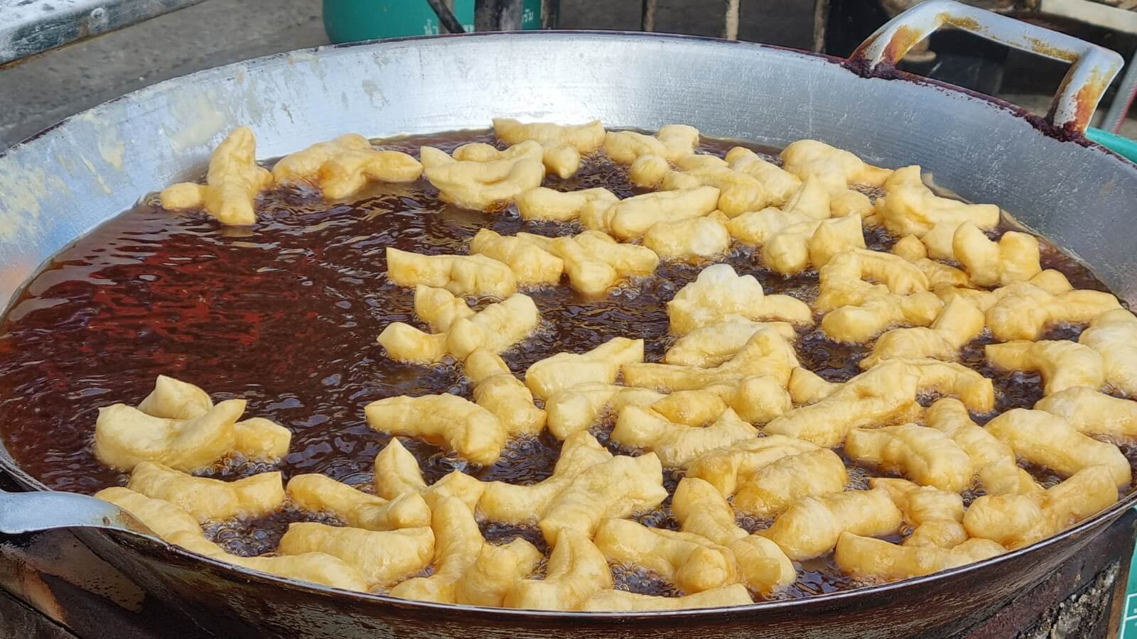 Người bị gan nhiễm mỡ cấp độ 1 nên hạn chế thực phẩm nhiều dầu, mỡ