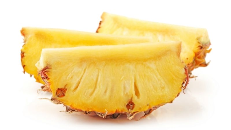 Mặc dù rất giàu vitamin nhưng dứa chín chứa hàm lượng đường rất cao.