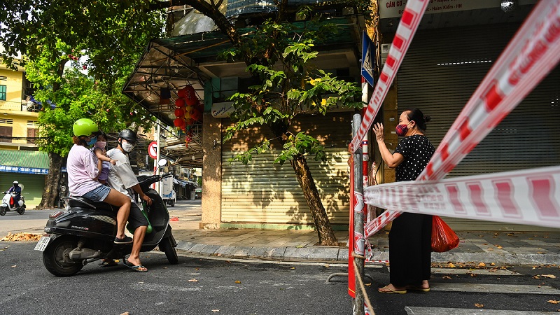 Người dân chấp hành chỉ thỉ 16 giãn cách xã hội