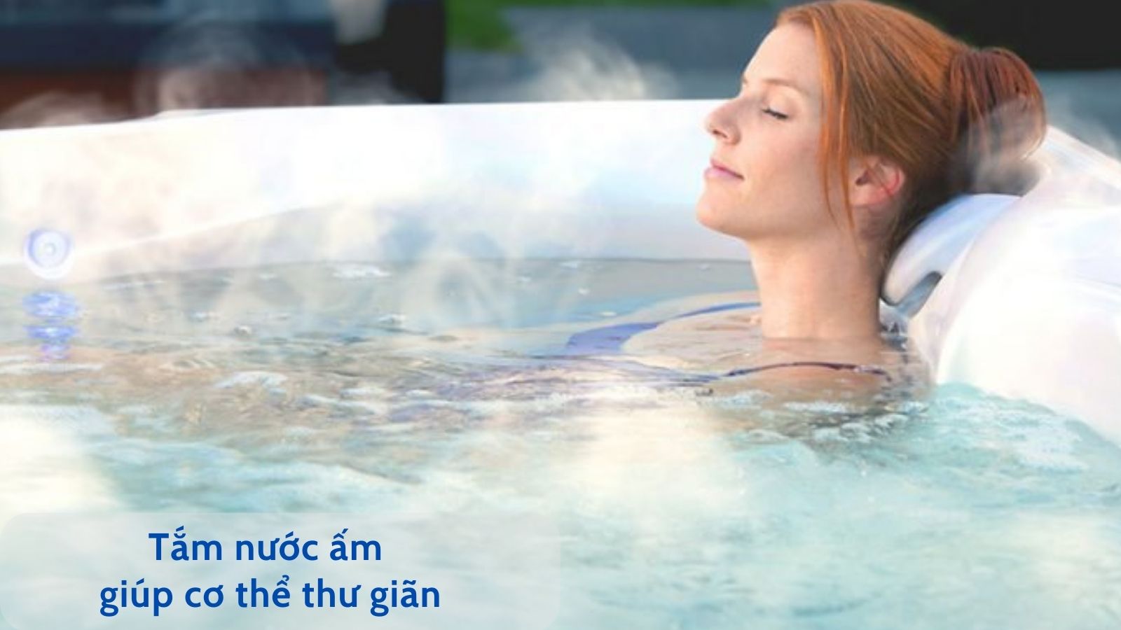 Tắm nước ấm giúp thư giãn cơ thể, hỗ trợ giảm nghẹt mũi