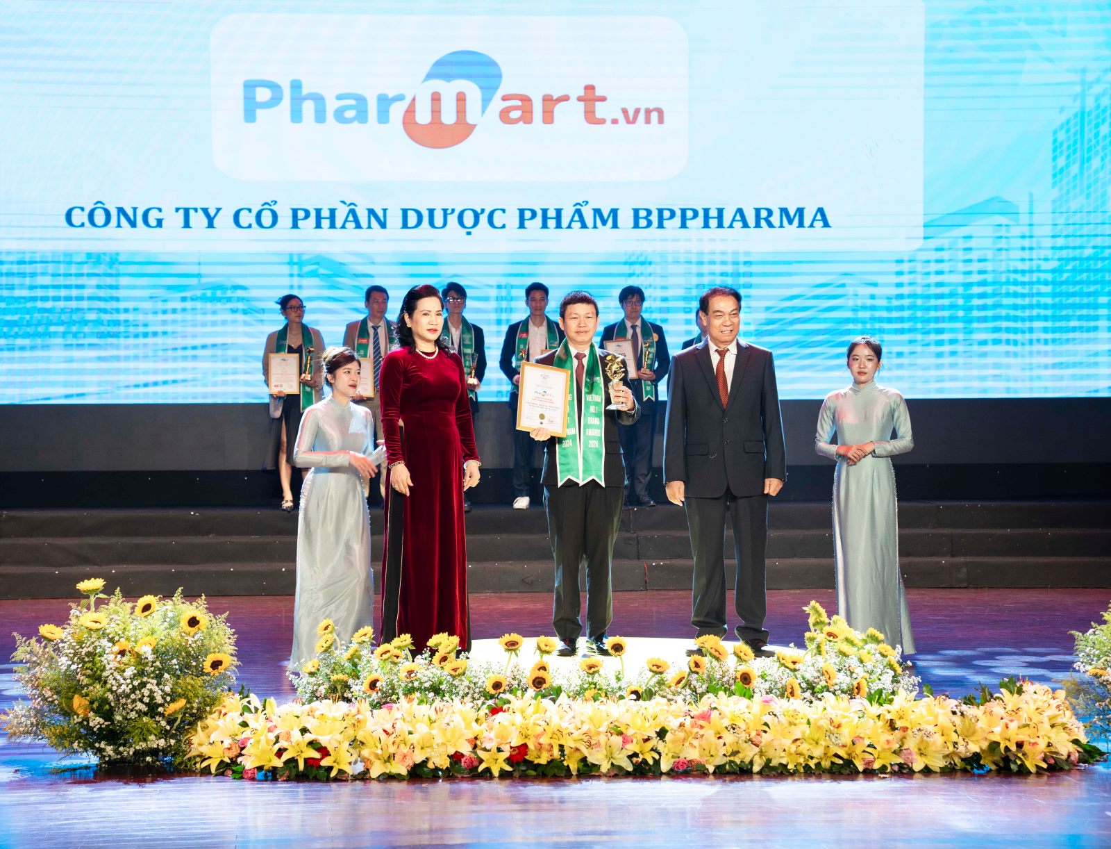 Pharmart.vn vinh dự nhận giải thưởng Sản phẩm - Dịch vụ tốt nhất vì người tiêu dùng 2024