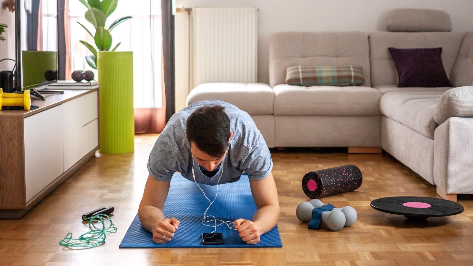 Cần kết hợp giữa chế độ ăn và tập luyện thể dục để kiểm soát tốt đường huyết