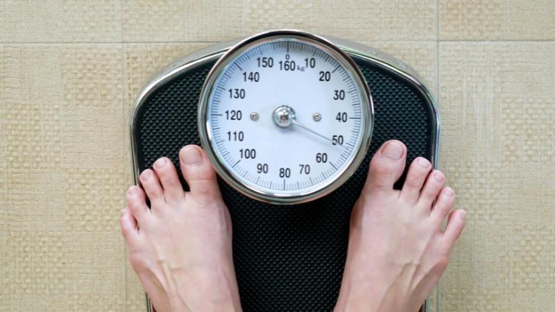 Sụt cân nhanh là một dấu hiệu dễ nhận thấy ở người mắc đái tháo đường