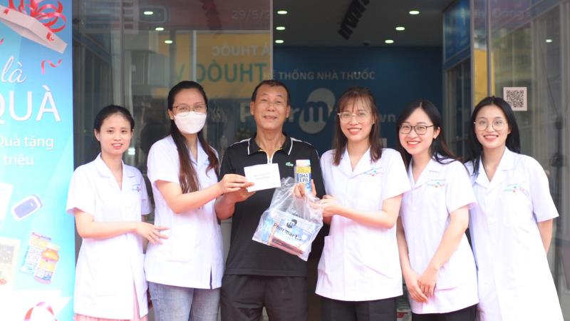 Khách hàng trúng thưởng sản phẩm DHA tại Pharmart.vn