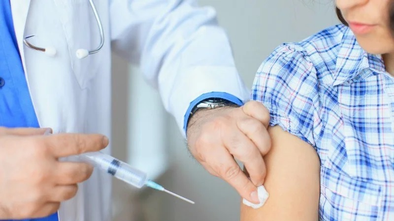 Tiêm vacxin covid19 ở bà mẹ cho con bú