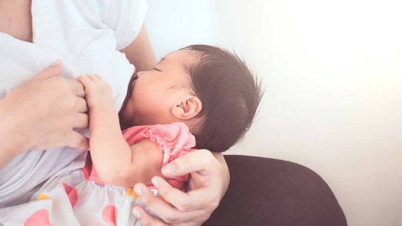 Sữa mẹ chứa kháng thể ngừa COVID-19 nếu sản phụ đã tiêm vaccine