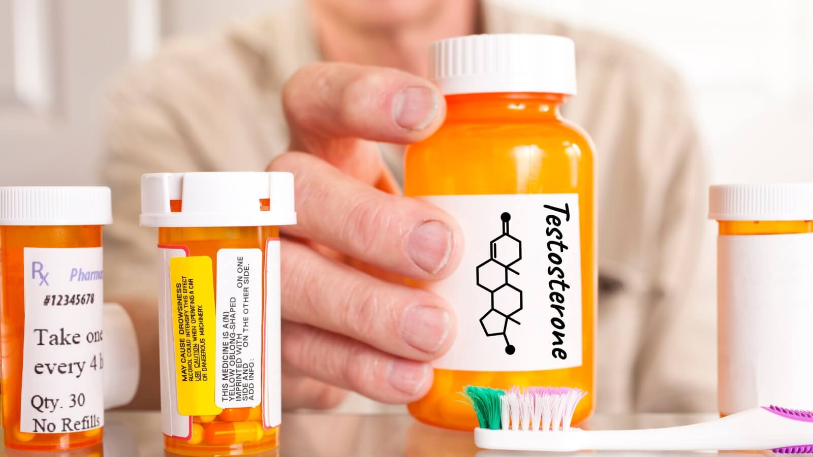 Sử dụng thực phẩm bổ sung tăng testosteron là sự lựa chọn của nhiều nam giới tuổi trung niên