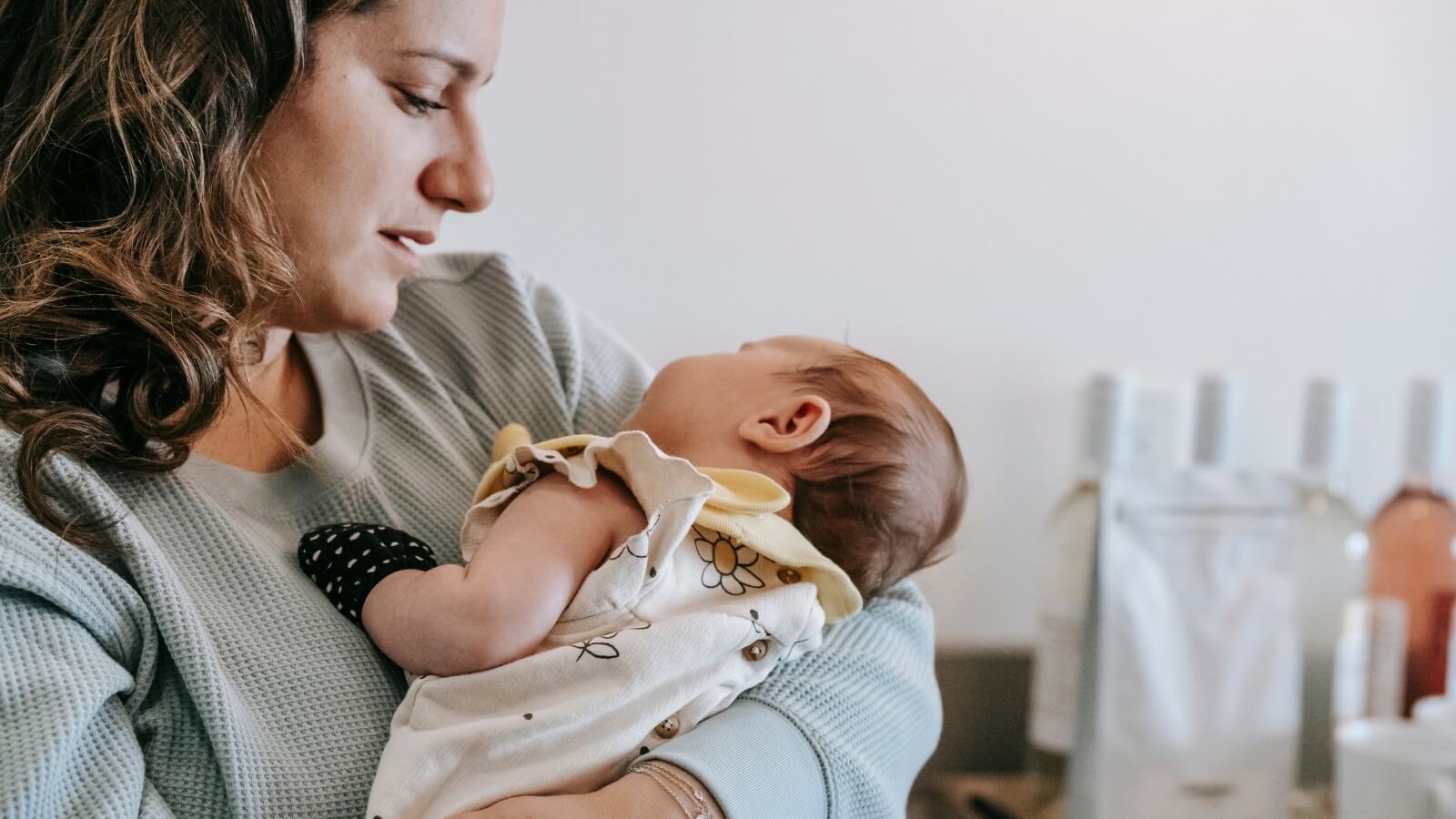 Trào ngược dạ dày ở trẻ sơ sinh: Nguyên nhân và cách khắc phục