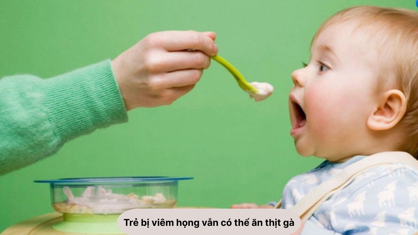 Trẻ bị viêm họng vẫn có thể ăn thịt gà nếu chế biến đúng cách