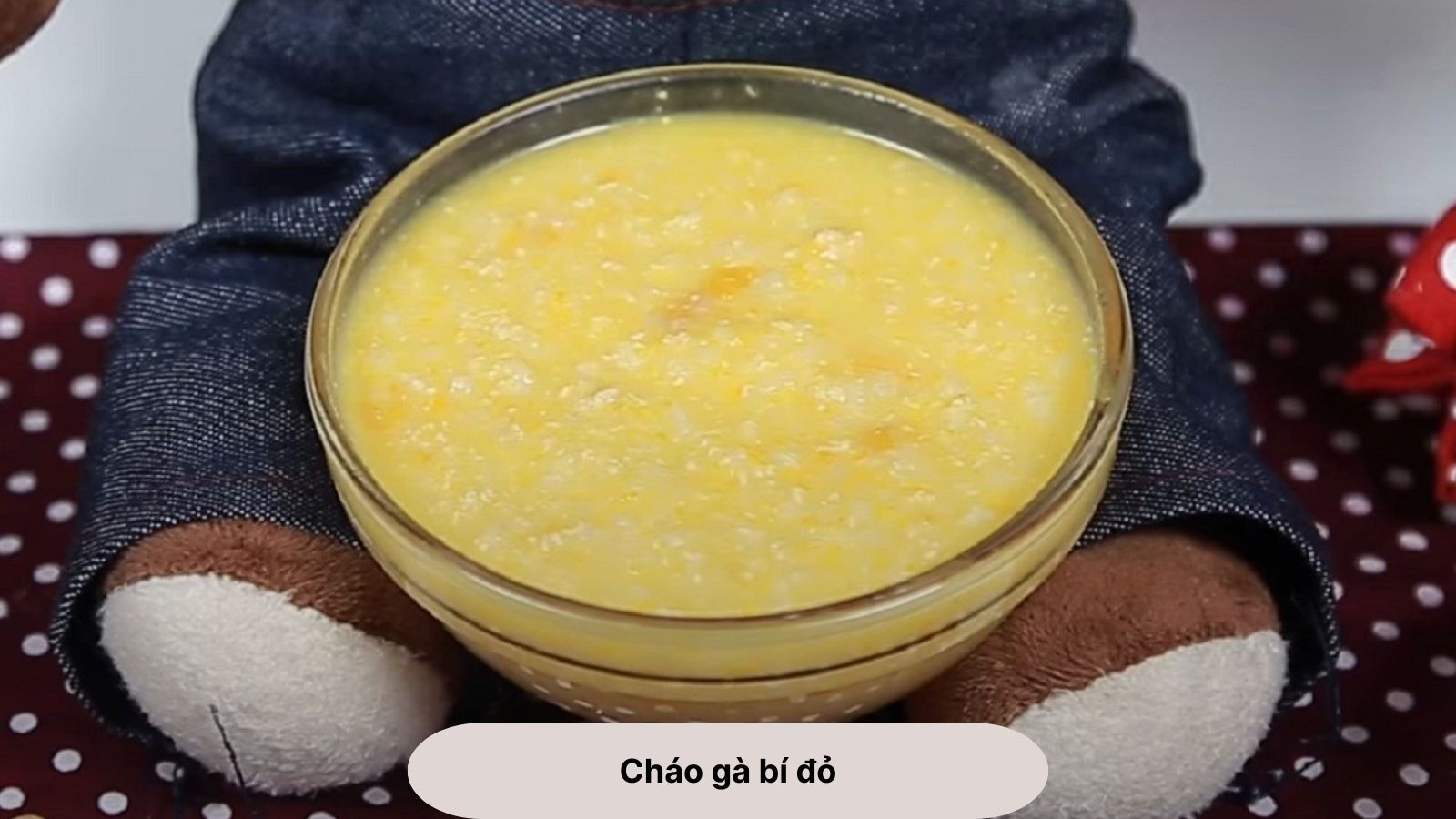 Cháo gà bí đỏ giúp làm ấm cổ họng, bổ sung vitamin cho con