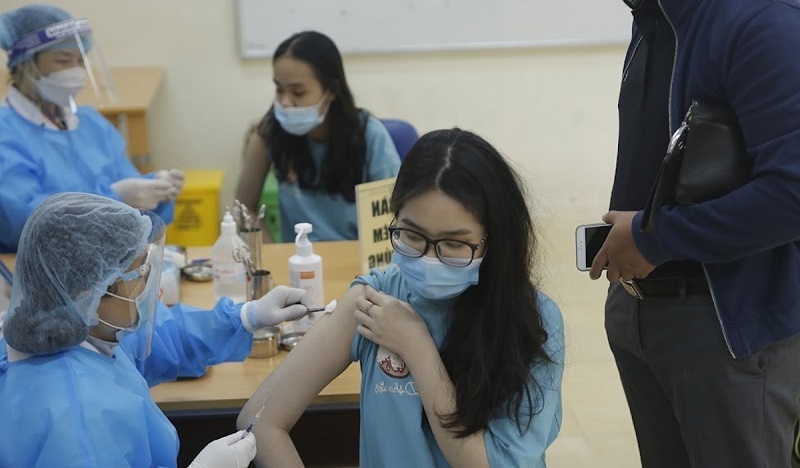 Chủ động tiêm vaccine để phòng chống biến thể Omicron