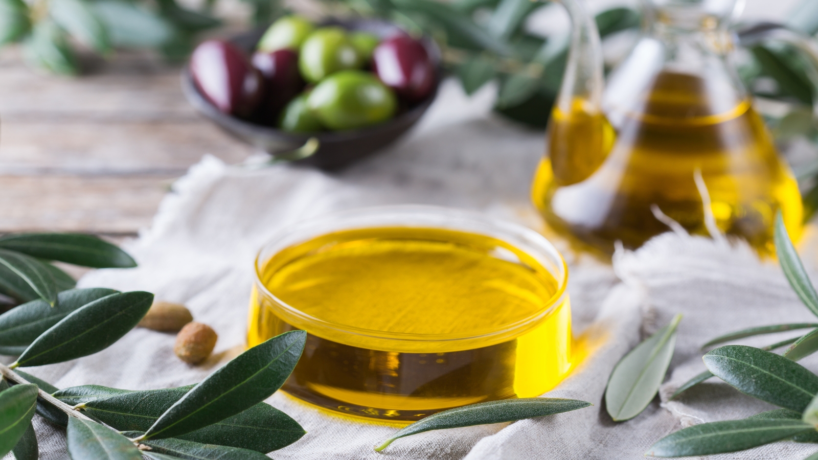 Dầu Olive thượng hạng nổi tiếng nhờ công dụng chống oxy hóa mạnh