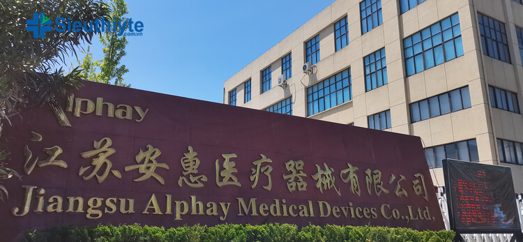 Thương hiệu Alphay có trụ sở chính tại thành phố Trùng Khánh, tỉnh Quảng Tây, Trung Quốc