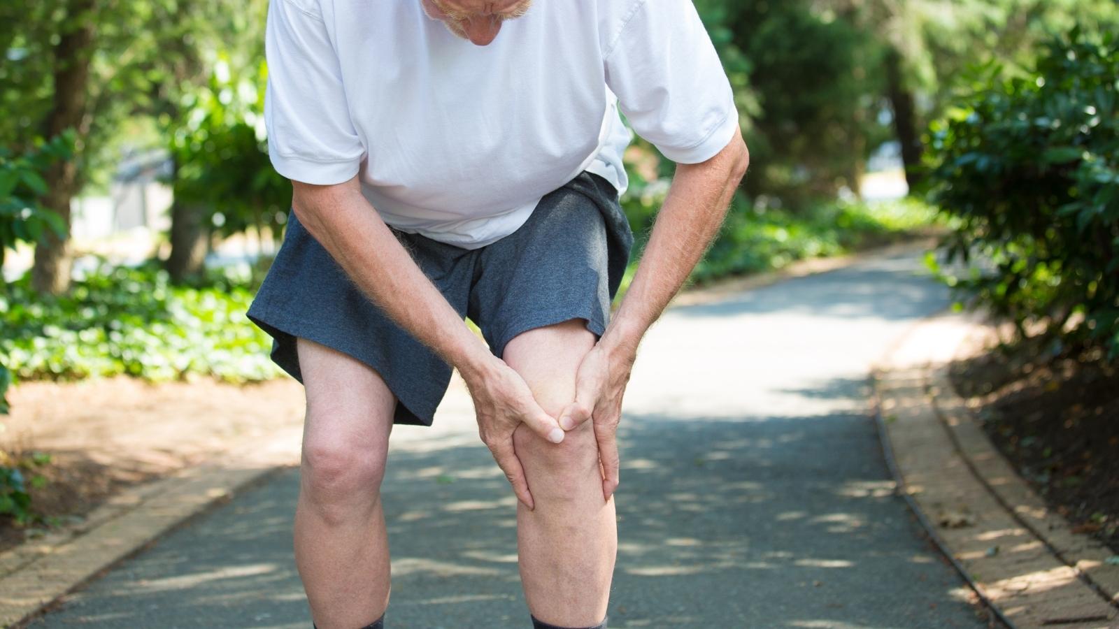 Đau nhức sụn khớp làm hạn chế khả năng vận động