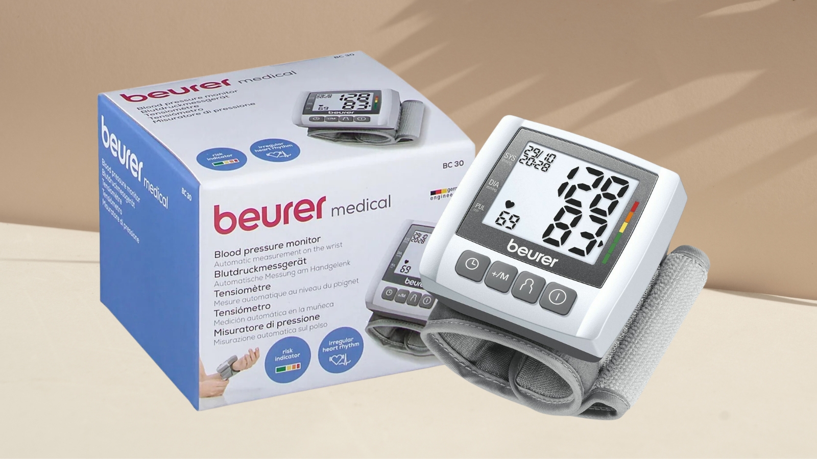 Máy đo Beurer BC30 dùng để đo huyết áp và nhịp tim tại cổ tay