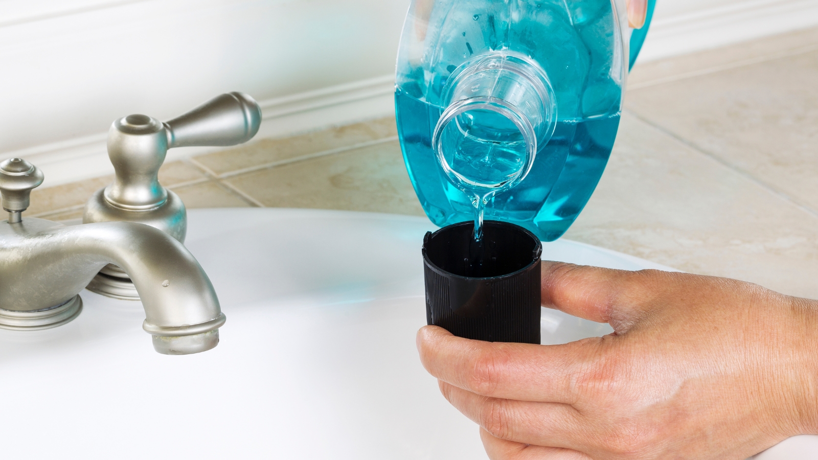 Chlorhexindine được sử dụng làm dung dịch sát khuẩn