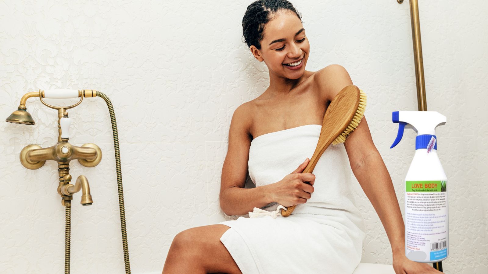 Xịt tắm khô Love Body - Giúp làm sạch cơ thể, khử mùi và cung cấp độ ẩm tức thì
