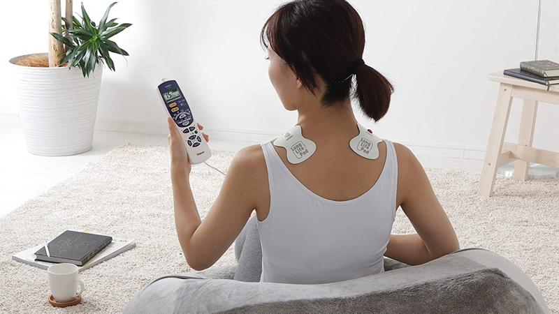 Máy xung điện trị liệu Omron HV-F127 dùng công nghệ TENS giảm cơn đau nhanh chóng